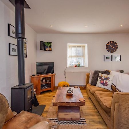 Cosy Farm Conversion In The Heart Of Pembrokeshire Maenclochog Bagian luar foto